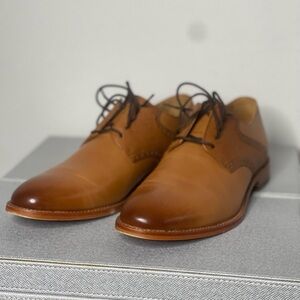 Warfield & Grand men’s Oxford in tan size 8.5